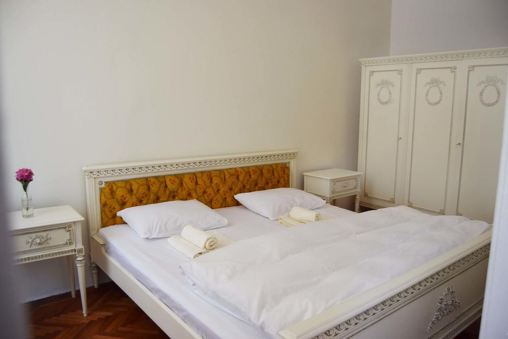 Contessa Apartment Cluj Napoca Eksteriør billede